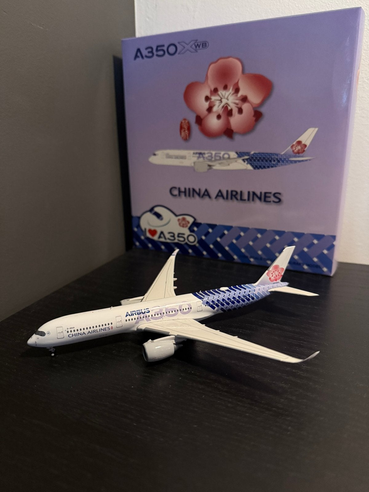 China Airlines A350 Carbon Fiber JC wings 1:400, Verzamelen, Ophalen of Verzenden, Nieuw, Schaalmodel