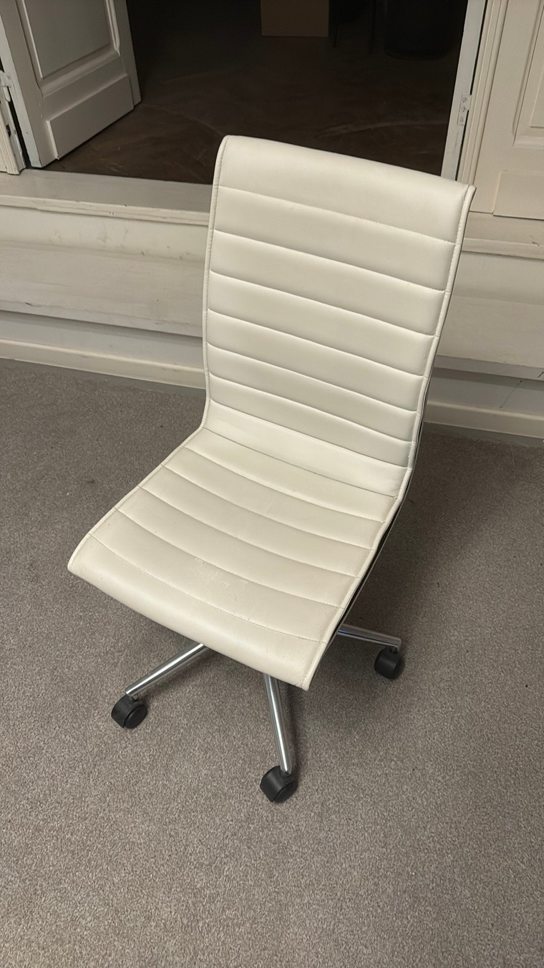 Witte bureaustoel, Huis en Inrichting, Ophalen, Gebruikt, Wit, Bureaustoel