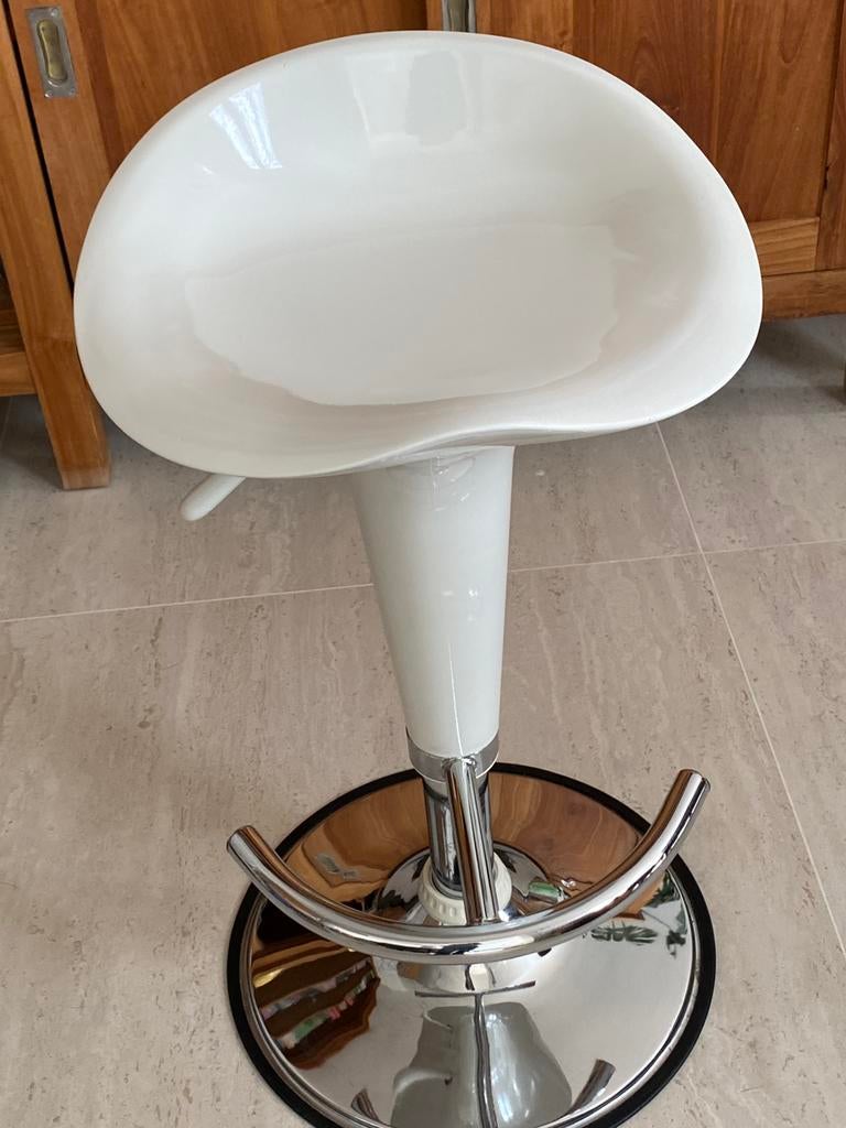 Beaux tabourets de bar design, Enlèvement, Comme neuf, Réglable en hauteur