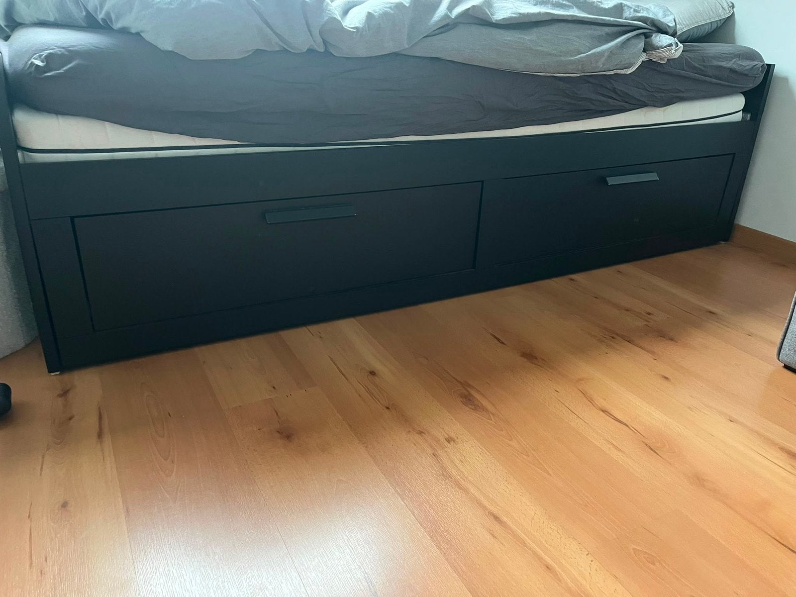 IKEA HEMNES slaapbank/bedbank., Huis en Inrichting, Slaapkamer | Boxsprings, Zo goed als nieuw, 200 cm, Zwart, Ophalen