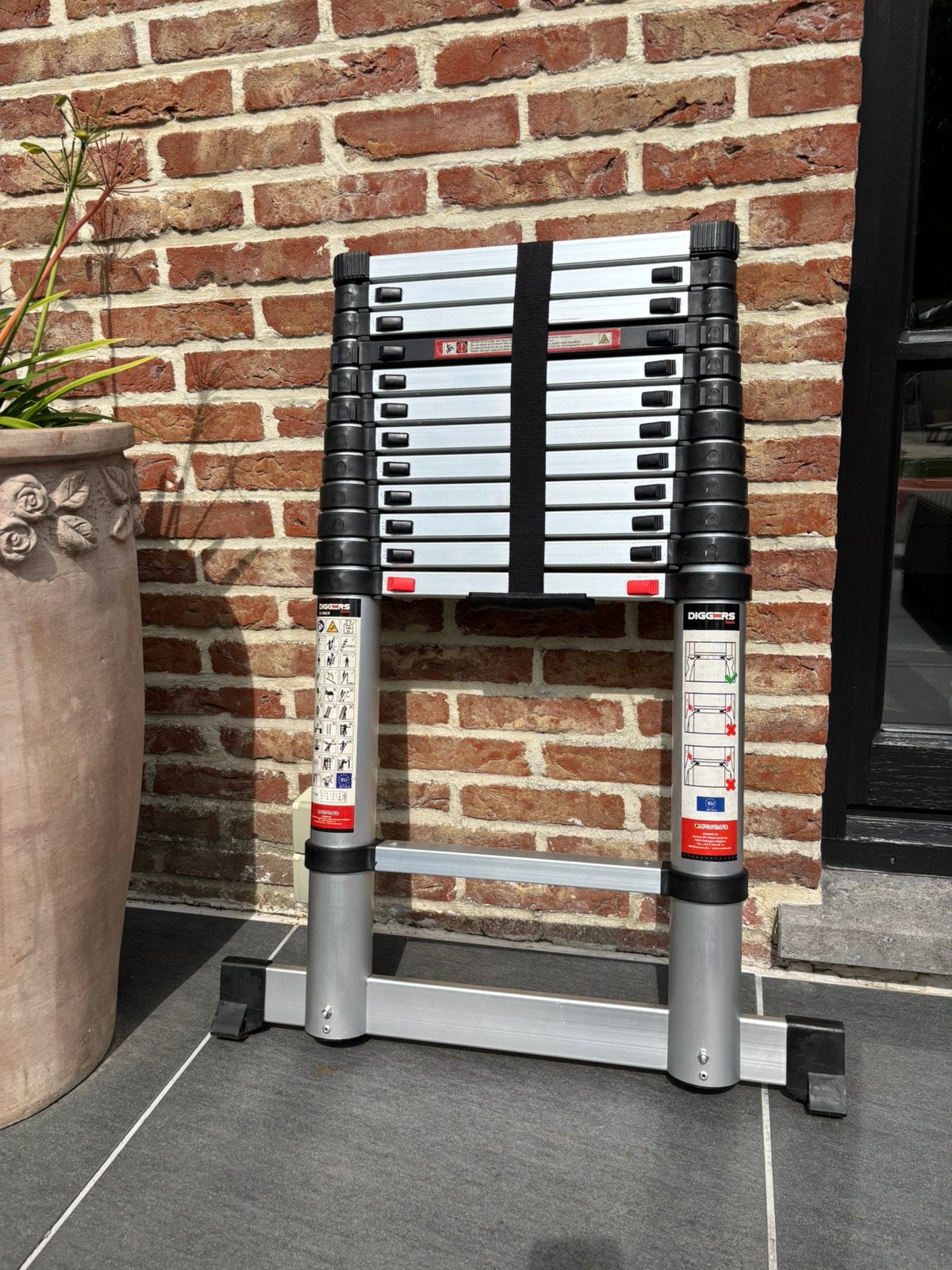 DIGGERS telescopische ladder, Ophalen, Zo goed als nieuw, Ladder