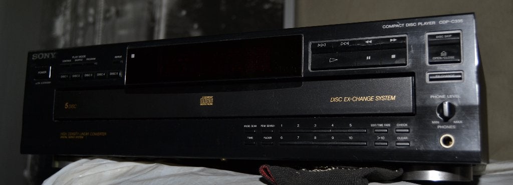 Sony CDP-C335, Enlèvement, Sony