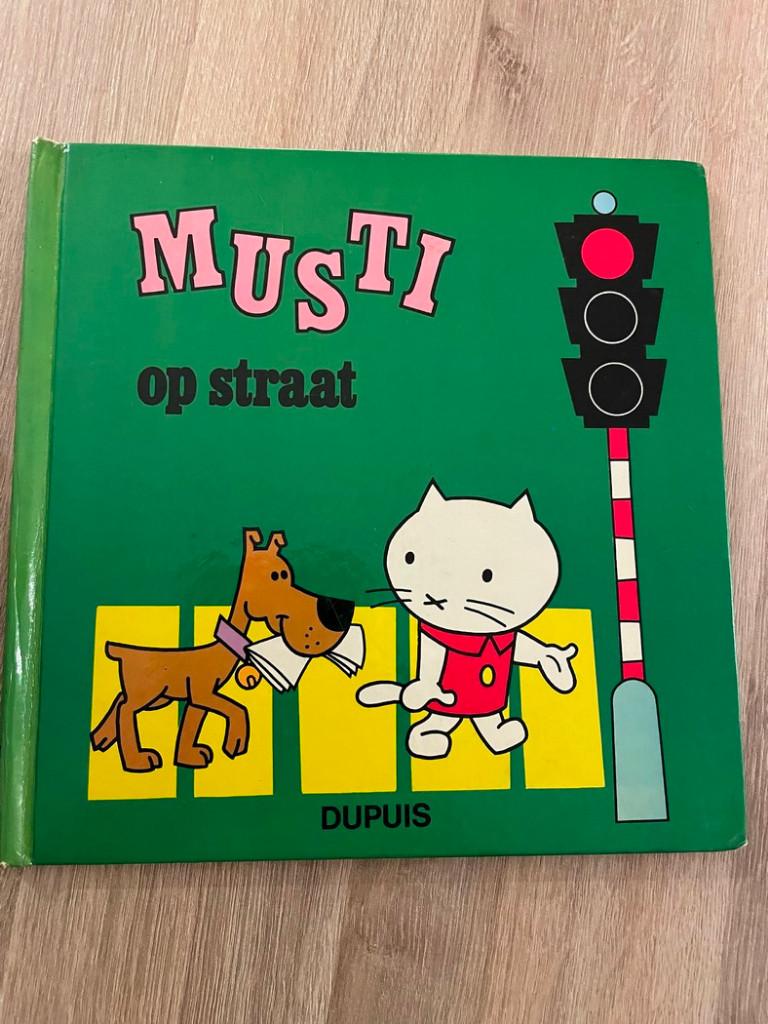 Musti op straat, Boeken, Ophalen of Verzenden
