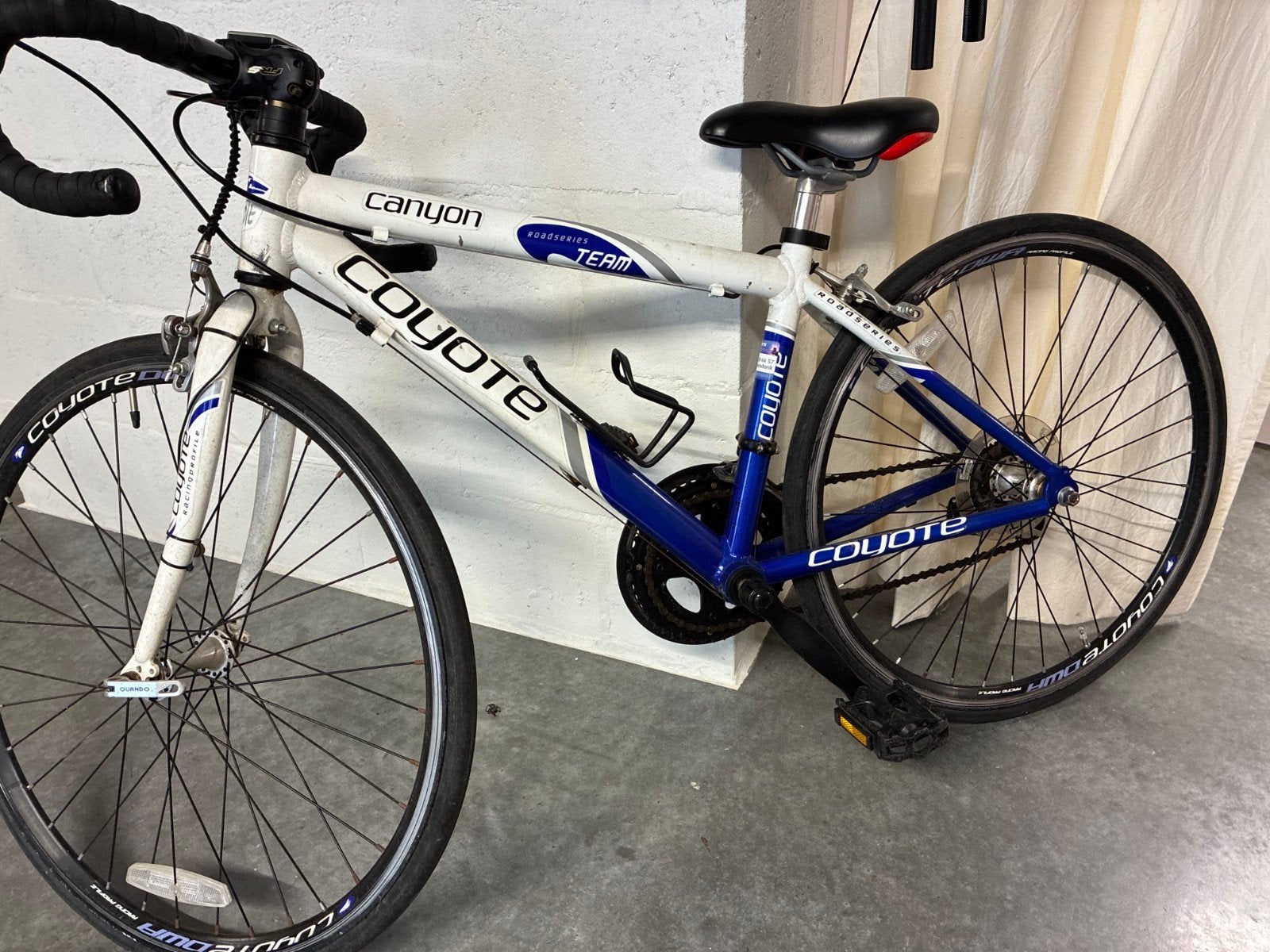 Sportieve Coyote Canyon Jeugdracefiets – 24 inch (8-12 jaar), Fietsen en Brommers, Ophalen, Zo goed als nieuw, 24 inch