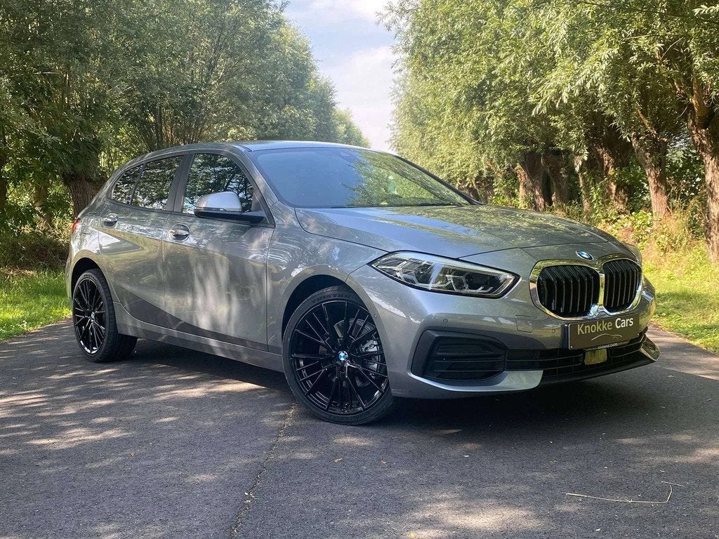 BMW 1 Serie 118 118iA,Digitale Cockpit,Camera parkeerassist,, 100 kW, Argent ou Gris, Achat, Phares entièrement LED