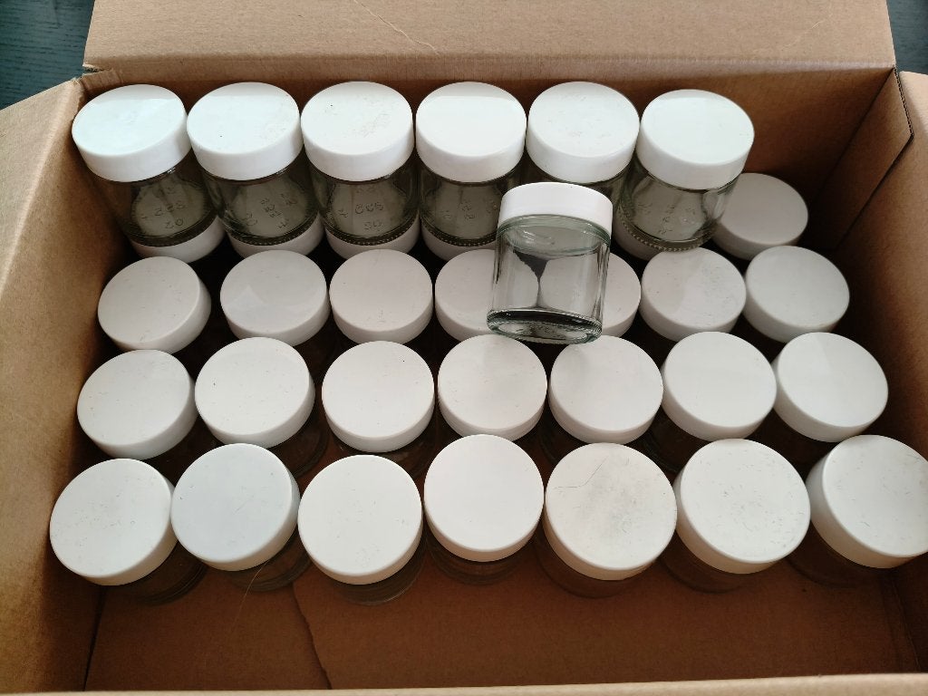 35 kleine glazen bakjes met deksel 4.5 hg/ 4 cm ds (zgan), Ophalen of Verzenden, Zo goed als nieuw