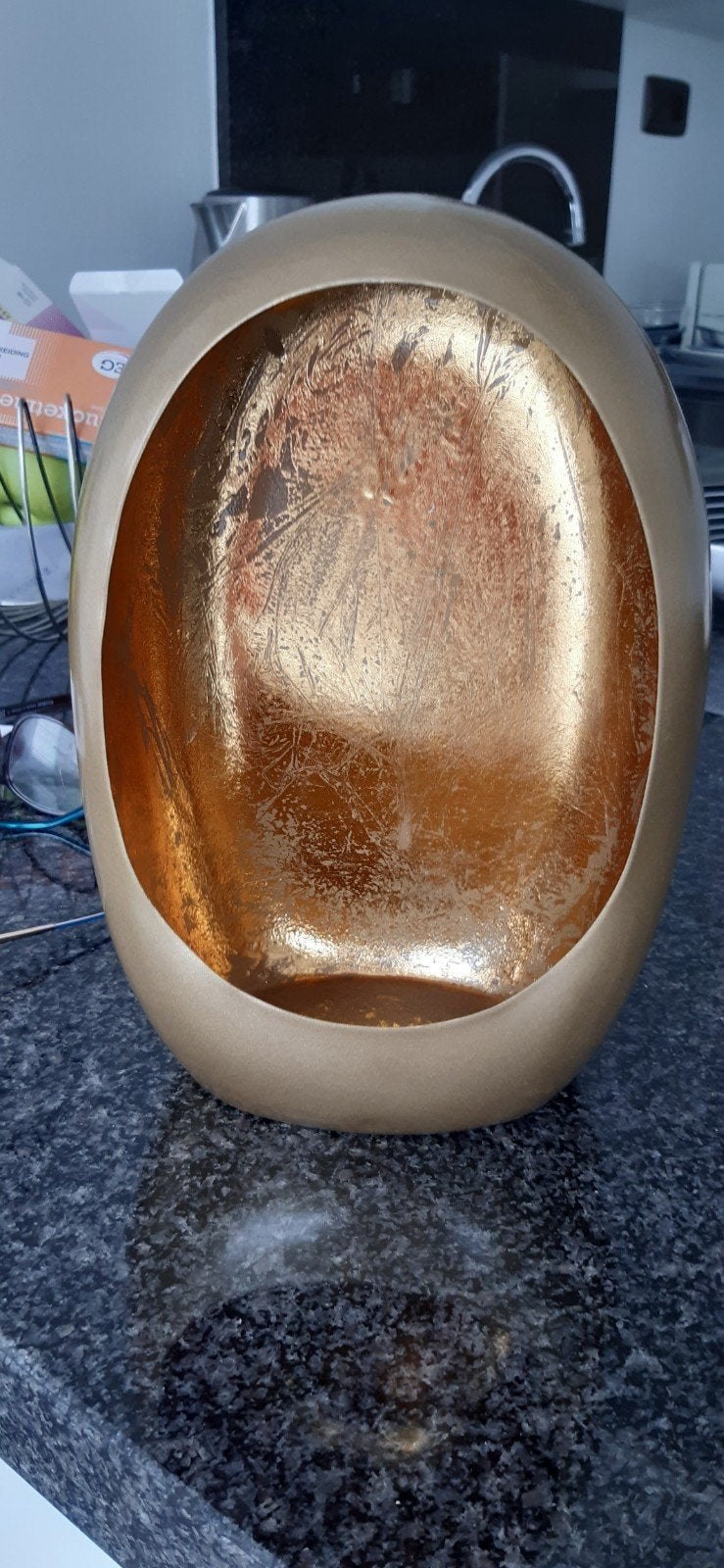 Goudkleurig metalen groot theelicht, Ophalen