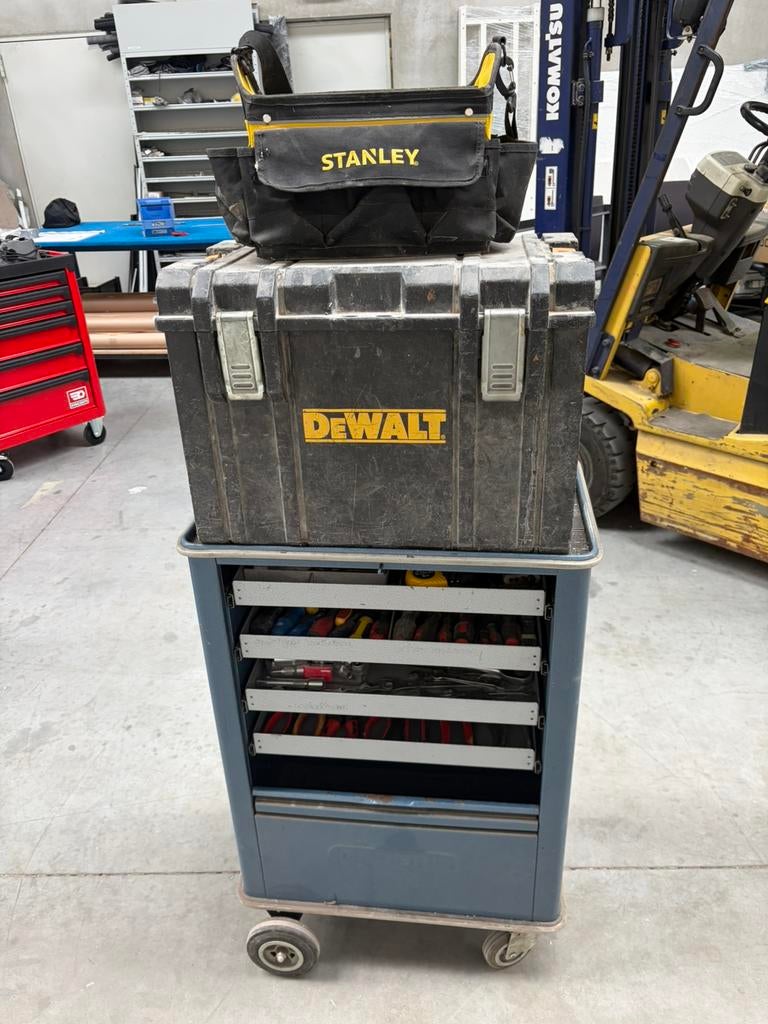 Alles samen voor 200 EUR (Gedore/Dewalt/Stanley), Doe-het-zelf en Bouw, Gereedschapskisten, Gebruikt, Gevuld, Ophalen