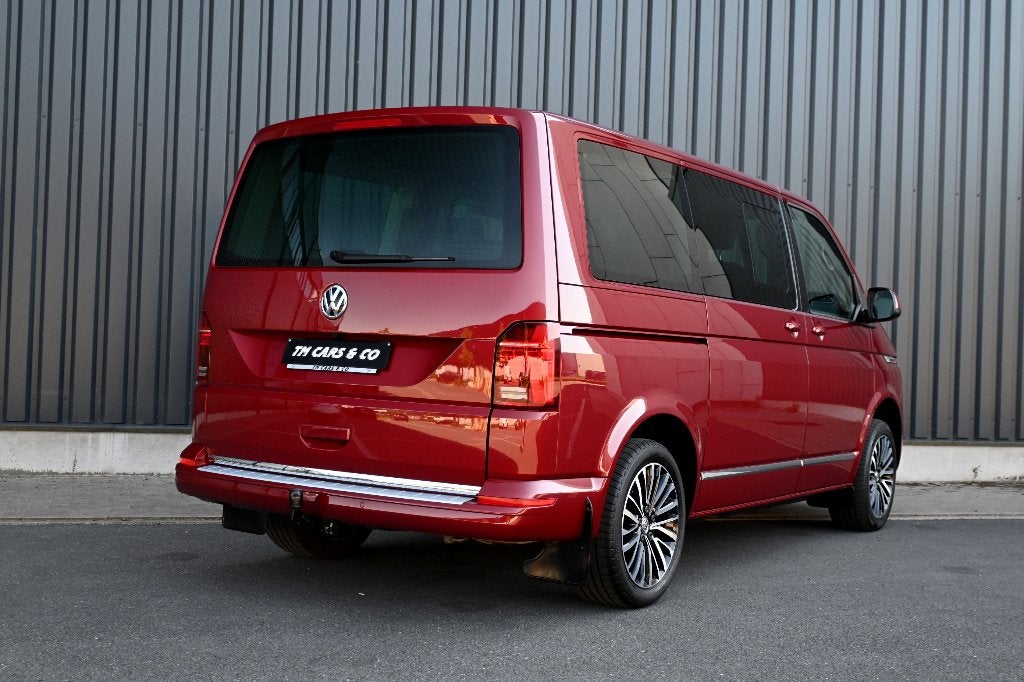 Vw T6.1 Caravelle DSG 5zit LED ACC Leder 2xschuifd Trekh BTW, Monovolume, 4 cilinders, Leder, Bedrijf