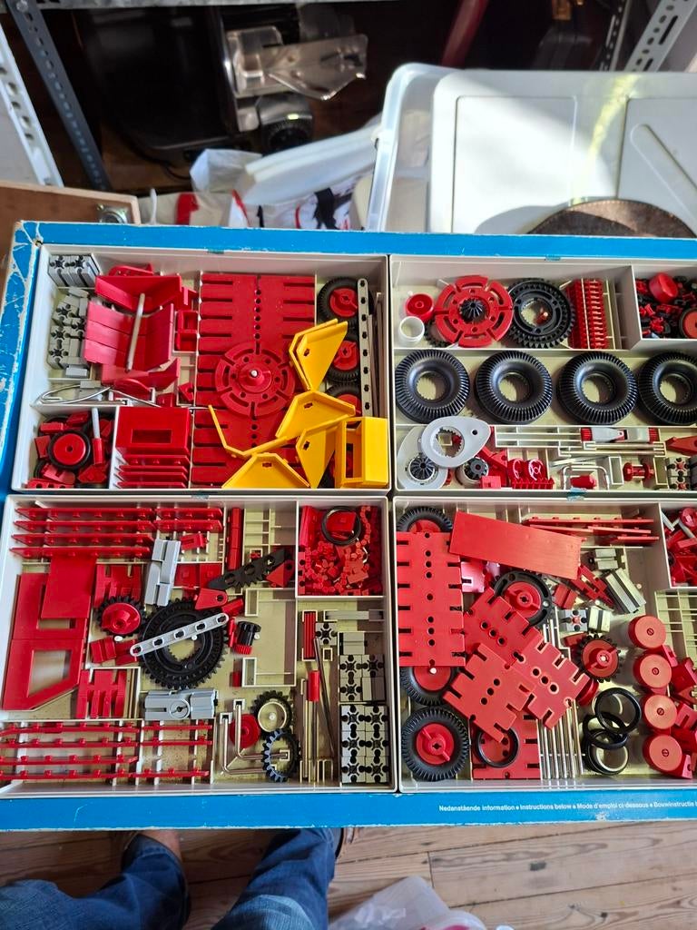 Fischer technick bouwdoos, Ophalen