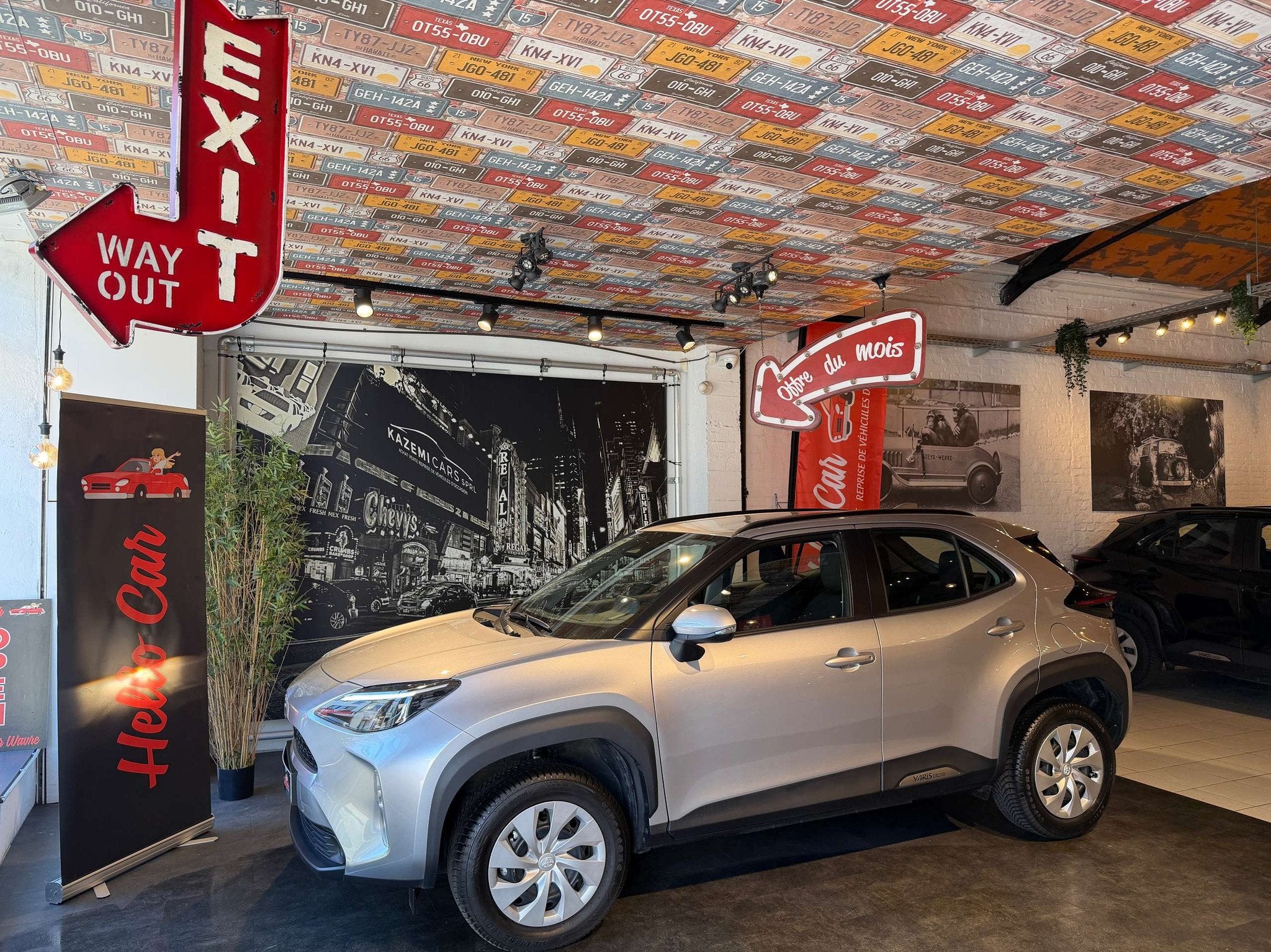 Toyota Yaris Cross Hybrid 1.5i * CAMERA * GARANTIE TOYOTA 01, Autos, Toyota, Argent ou Gris, Achat, Euro 6, Noir