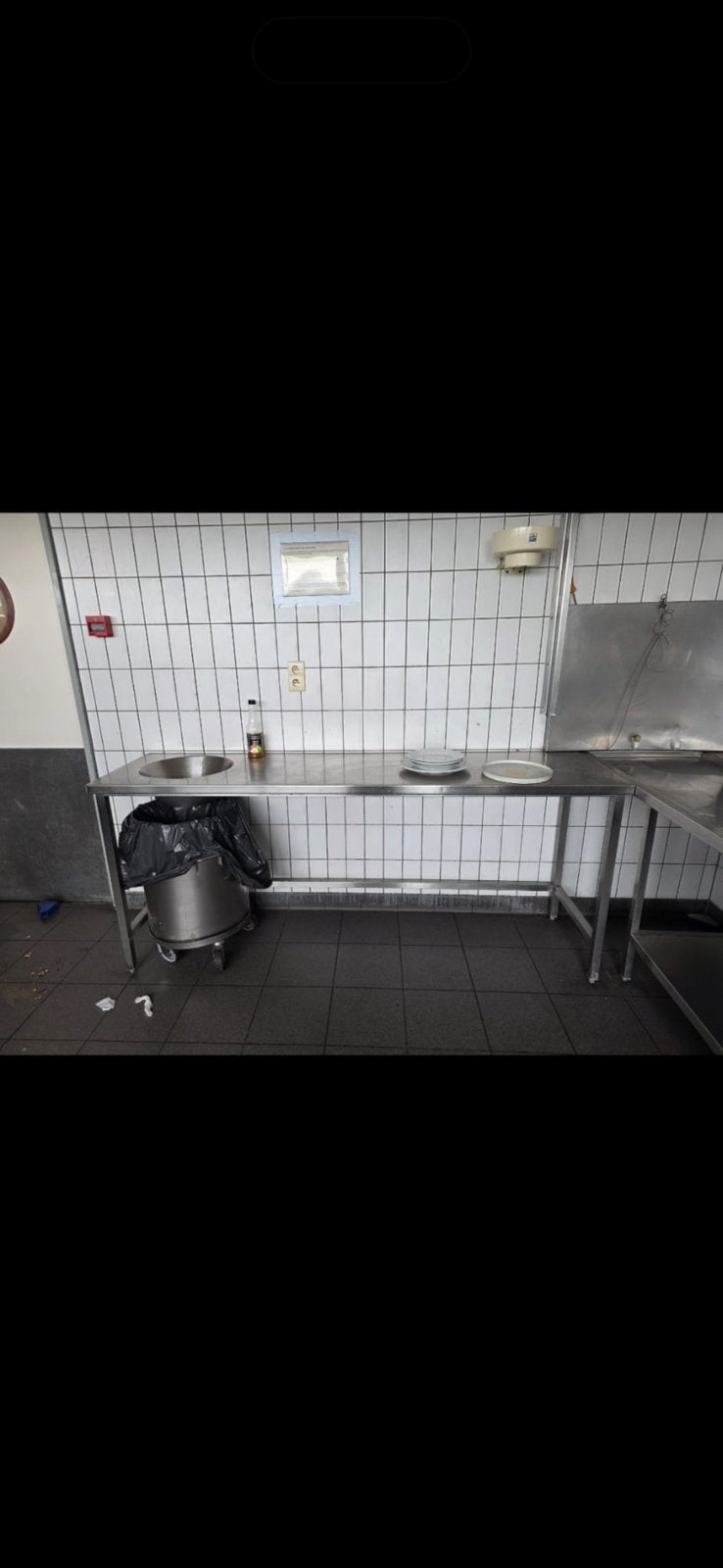 Titel: Professionele RVS werktafel met spoelbak – Horeca –, Huis en Inrichting, Ophalen, Zo goed als nieuw