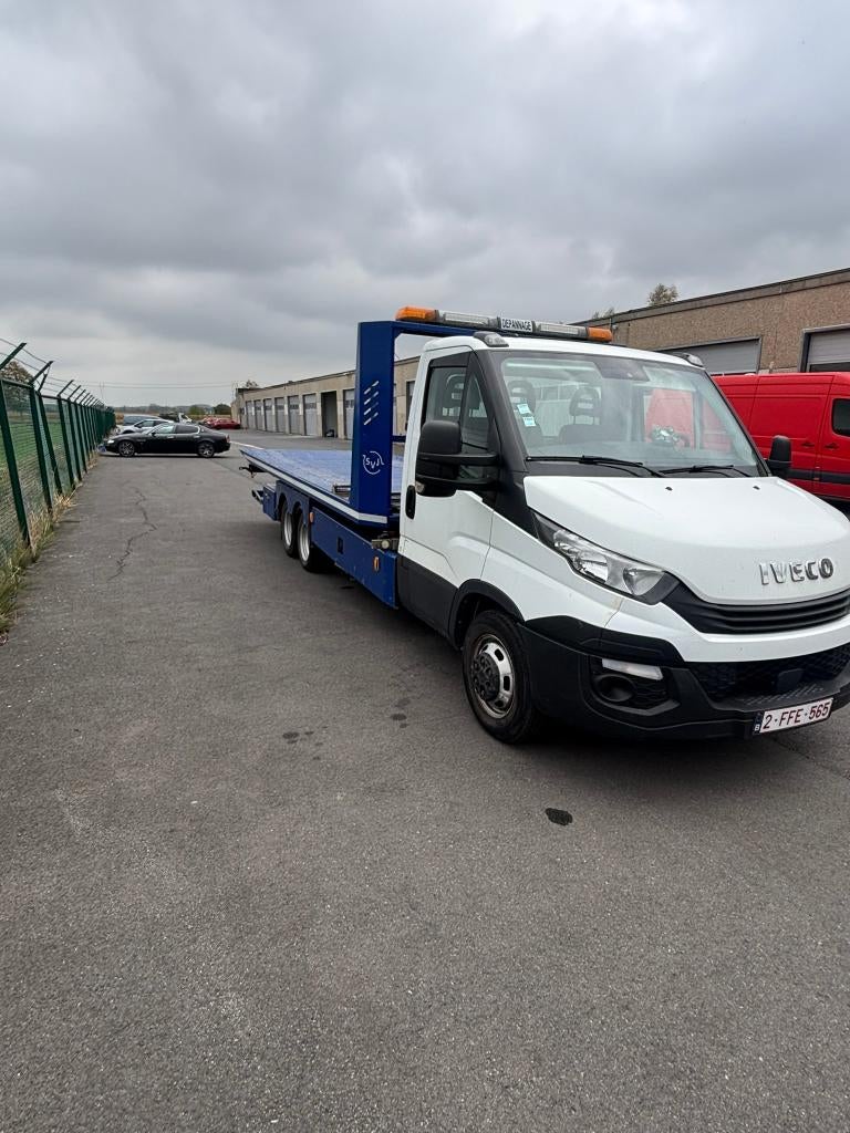 Iveco Daily takelwagen, Autos, Camionnettes & Utilitaires, Achat, Euro 6, Entreprise, Boîte manuelle