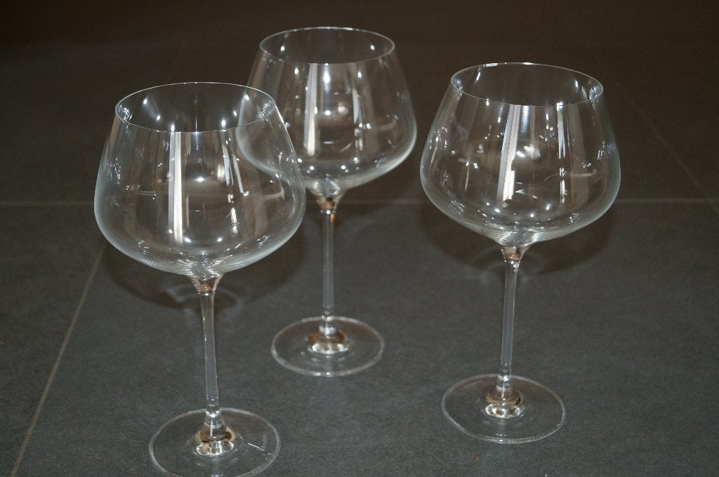 Wijnglazen Bourgogne, Enlèvement