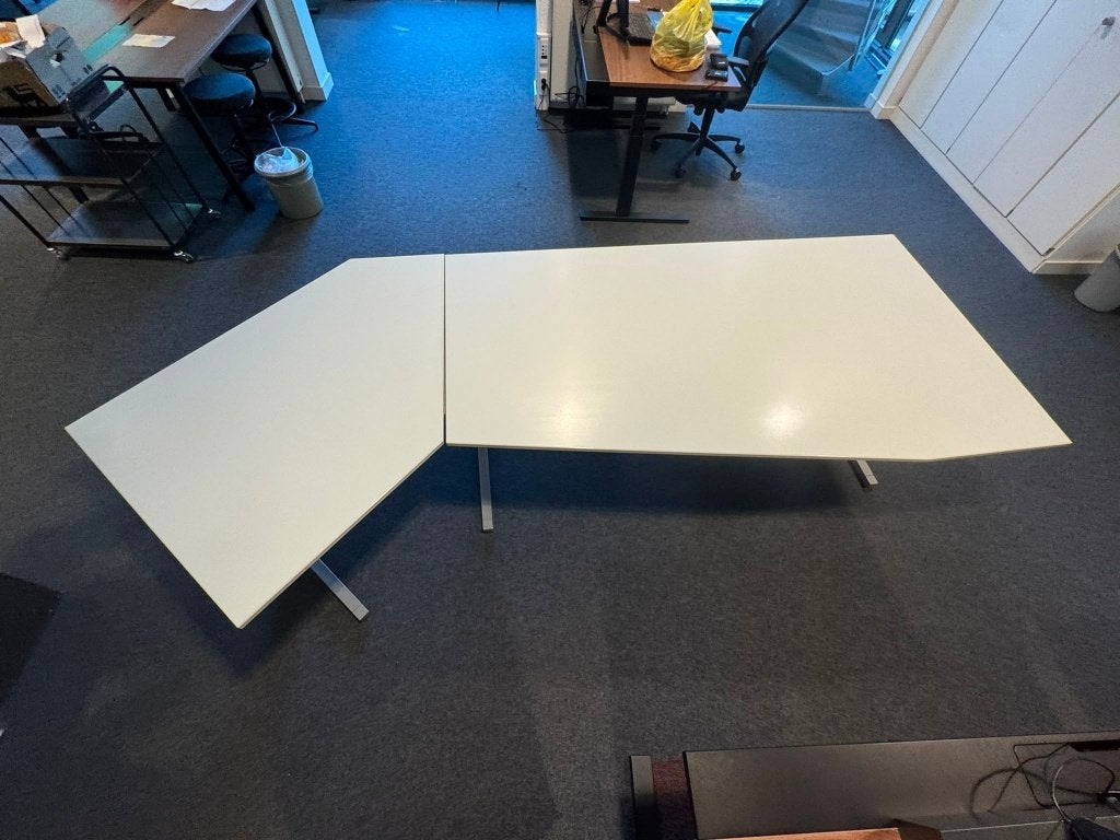 Kantoorbureau's zoeken tweede leven, Maison & Meubles, Bureaux, Autres marques, 120 cm, Goulotte de câbles, Utilisé