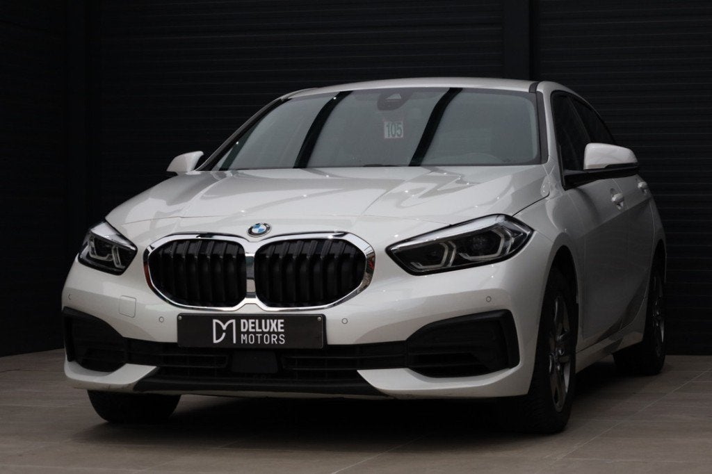 BMW 116 iA Hatch Navi Zetelverwarming PDC Airco LED, Start-stop-systeem, Wit, Bedrijf, 5 deurs