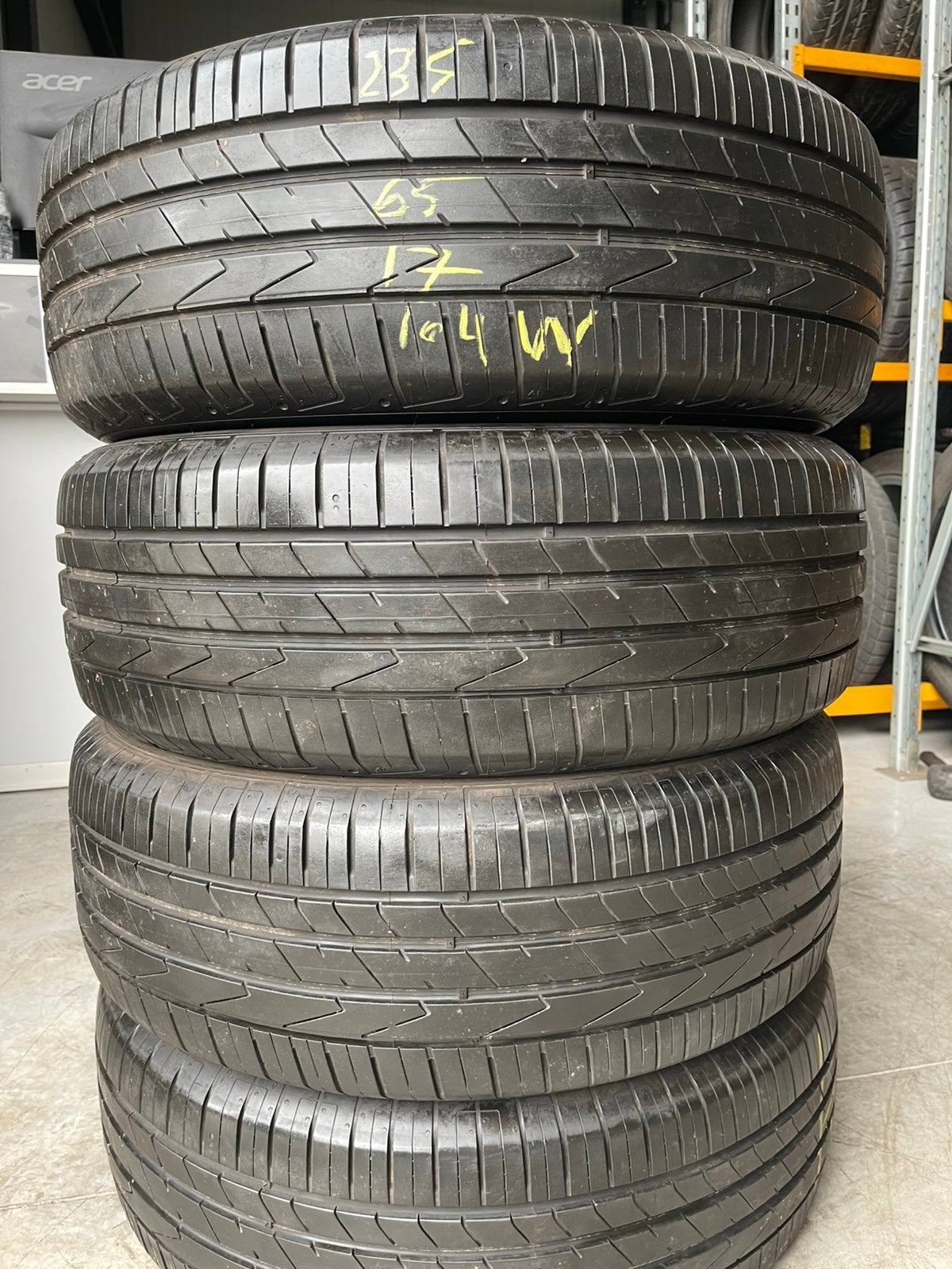 235/65/17(104w) Hankook 235/65/17(104w) hankook 235/65/17, Ophalen of Verzenden