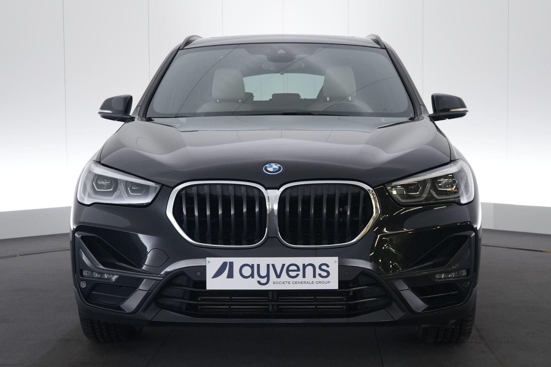 (2BTE501) BMW X1, Auto's, Stof, Zwart, Plug-in hybride, Bedrijf