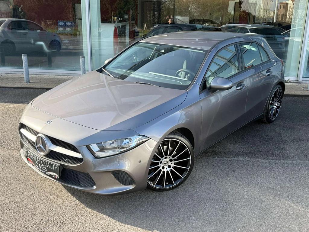 Mercedes-Benz A-CLASS 180 AMG VELGEN / ZETELVERWARMING / CAM, Auto's, Automaat, Gebruikt, 4 cilinders, USB