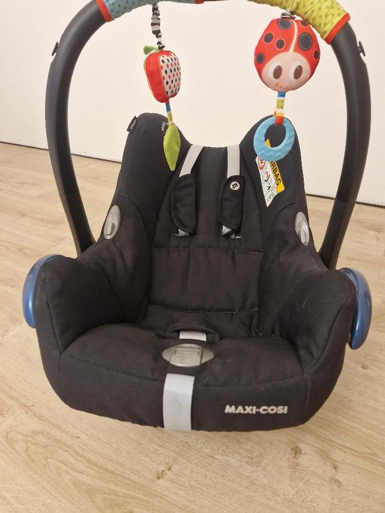 Maxi Cosi avec base, Enfants & Bébés, Enlèvement, Comme neuf, Maxi-Cosi, Ceinture de sécurité ou Isofix