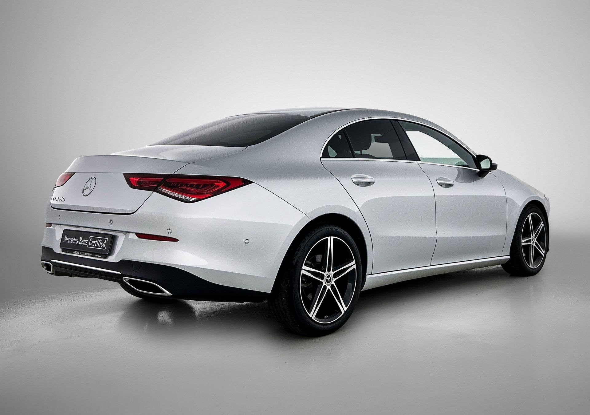Mercedes-Benz CLA-Klasse 180 Coupé Business Line | Verwarmd, Auto's, Mercedes-Benz, Stof, Gebruikt, 4 cilinders, 136 pk