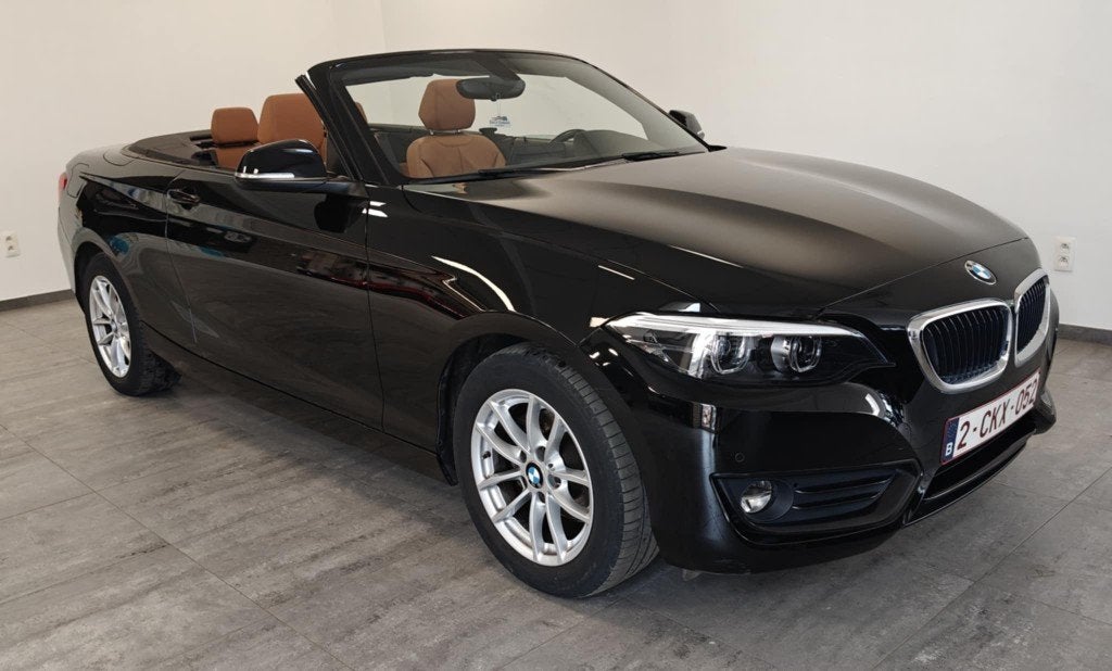 BMW 218d, Auto's, Voorwielaandrijving, Dealer onderhouden, 4 cilinders, Zwart