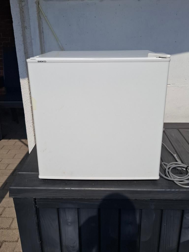 Beko mini frigo/koelkast, Elektronische apparatuur, Vriezers en Diepvrieskisten, Ophalen, Gebruikt, Vrijstaand