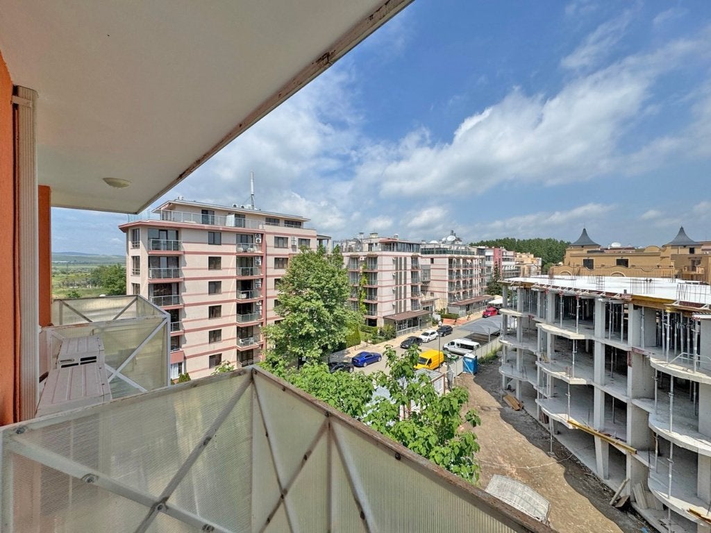 Studio met uitzicht op het zwembad te koop | Gerber 2, Immo, Bulgaria, Overig Europa, Stad, Appartement