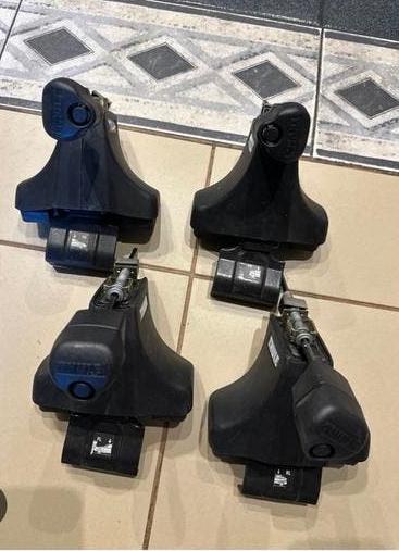 Pack 4 pieds de barres de toit Thule 750 Rapid System (754), Enlèvement