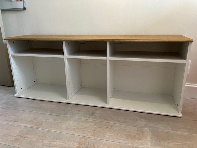 Ikea Skruvby, 25 à 50 cm, Avec tablette(s), Moins de 100 cm, 150 à 200 cm