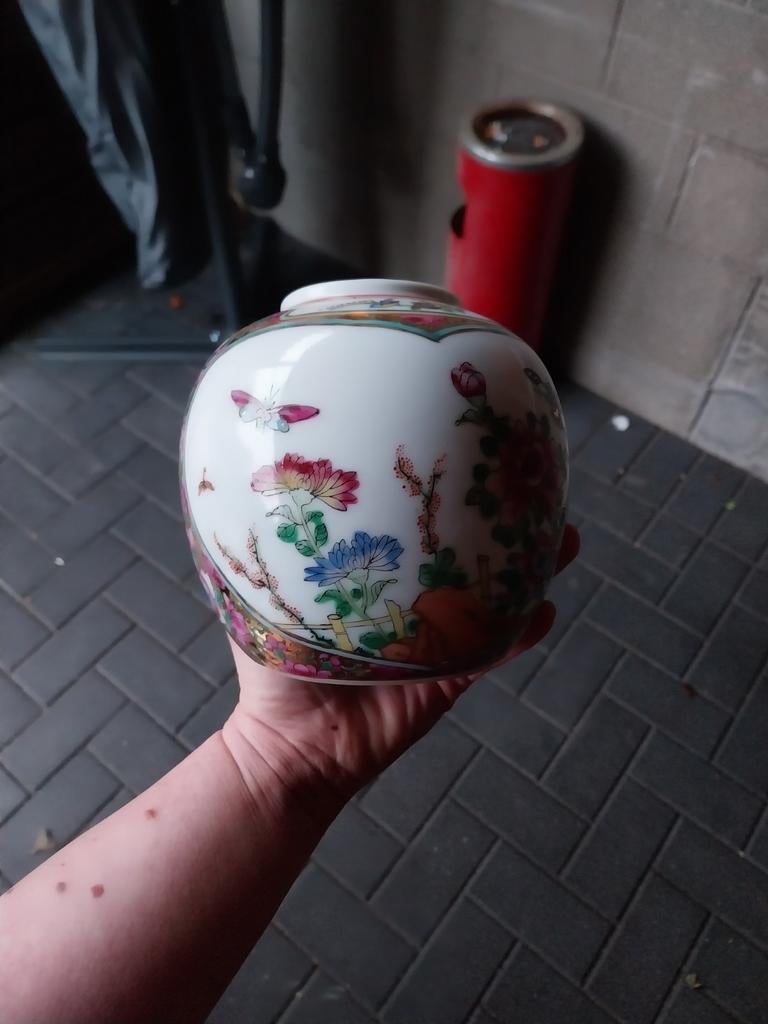 Chinese vaas met stempel, Ophalen