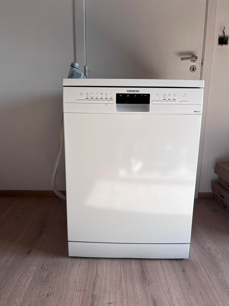 Miele vaatwasser, Ophalen, Zo goed als nieuw
