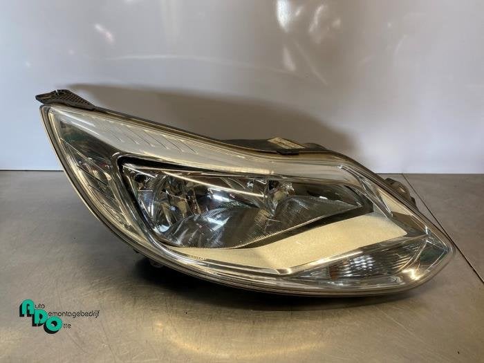 Koplamp rechts van een Ford Focus (Focus 11-), Gebruikt, -, -, Ophalen of Verzenden