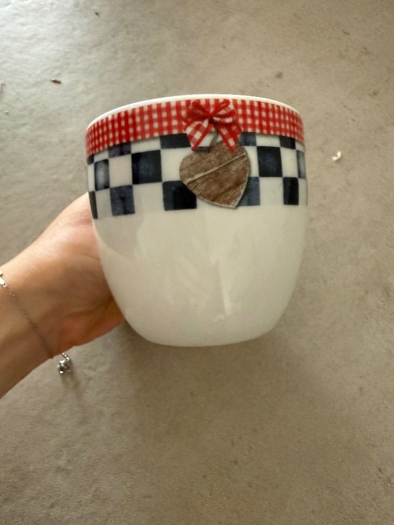 Tasse L’amour est dans le Pré blanche à motifs, Maison & Meubles, Enlèvement ou Envoi, Neuf