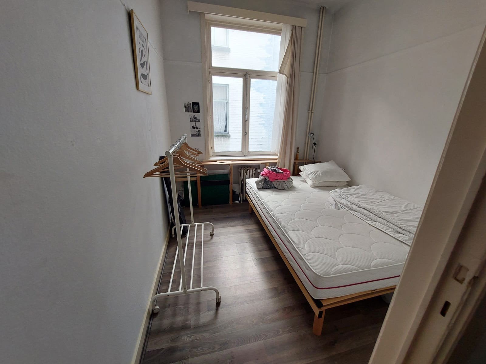 Matelas IKEA + portant (si intéréssé.e), Kinderen en Baby's, Babywiegjes en Ledikanten, Ophalen of Verzenden, Ledikant