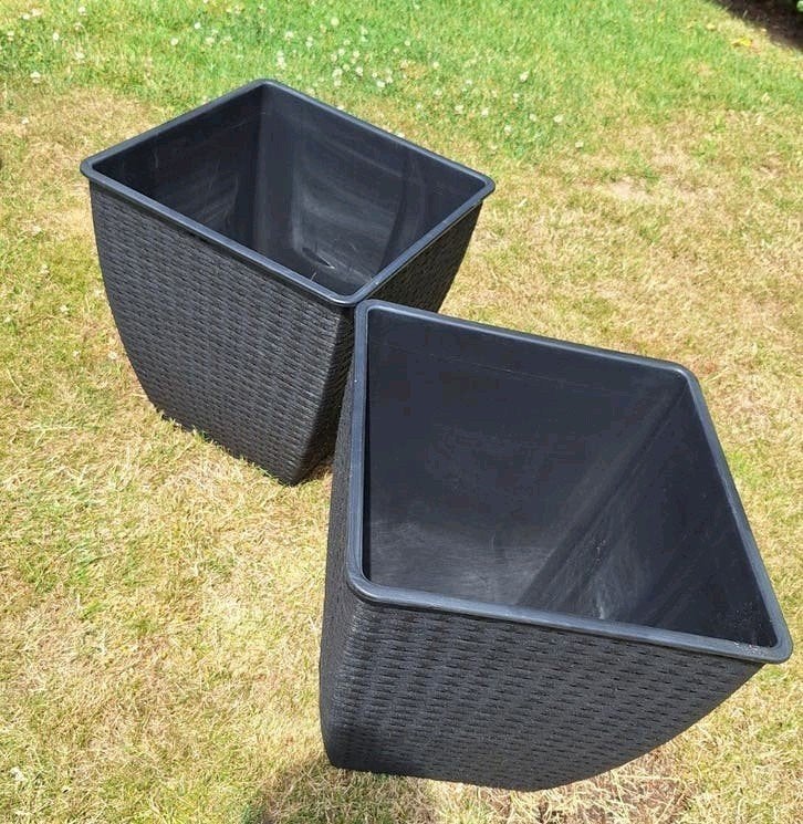2 Grote Bloempotten antraciet
Afmetingen:
Hoogte: 39 cm, Enlèvement