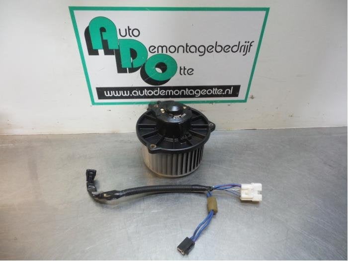 Moteur de ventilation chauffage d'un Toyota Yaris Verso (Yar, Autos : Pièces & Accessoires, -, 3 mois de garantie, Toyota, Utilisé