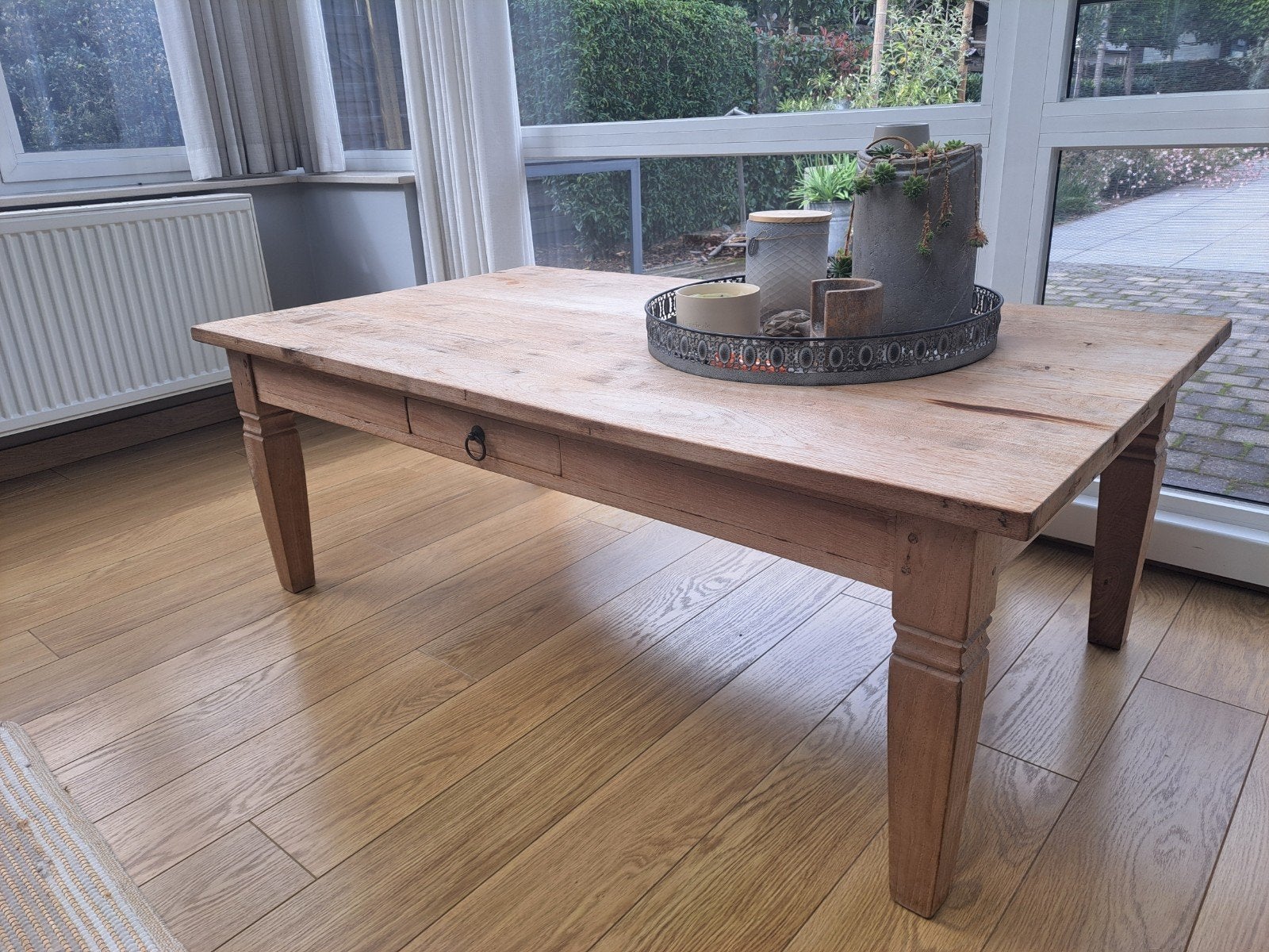Salontafel teak, Enlèvement