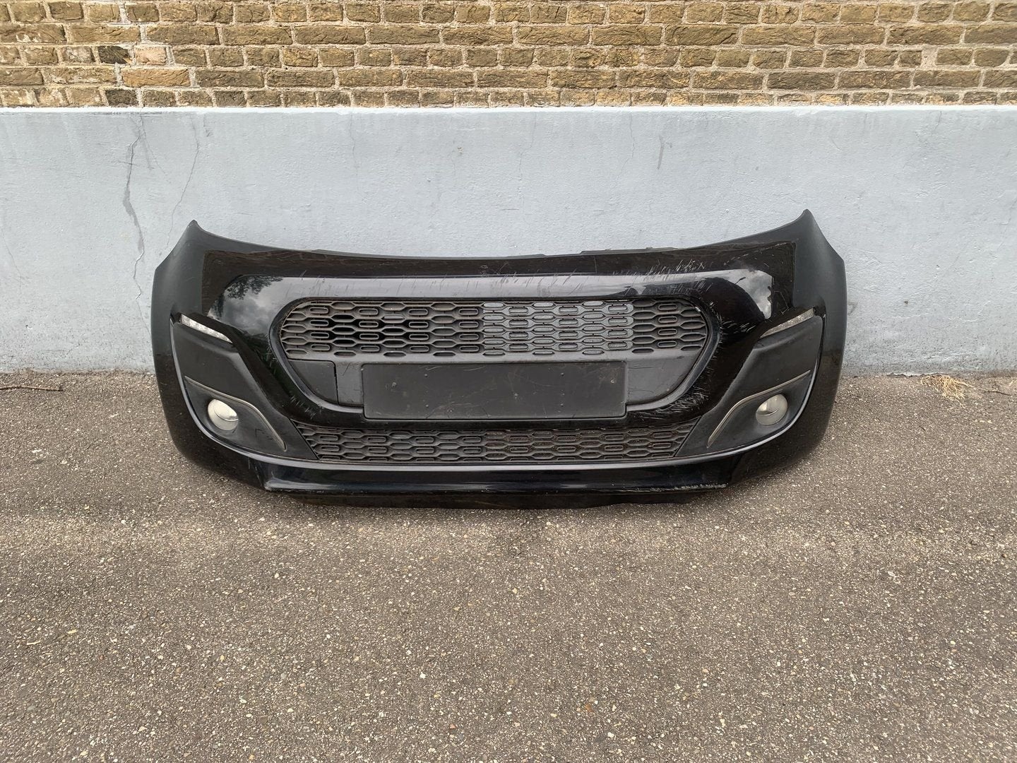 voorbumper peugeot 107 2012 tot 2014 zwart dagrij krassen, Auto-onderdelen, Gebruikt, -, Voor, -