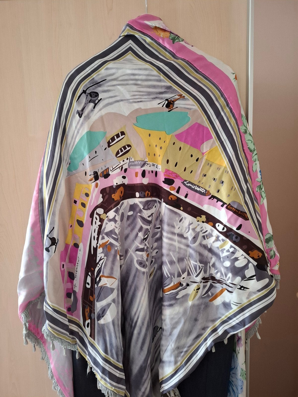 Louis Vuitton, Vêtements | Femmes, Bonnets, Écharpes & Gants, Enlèvement, Écharpe