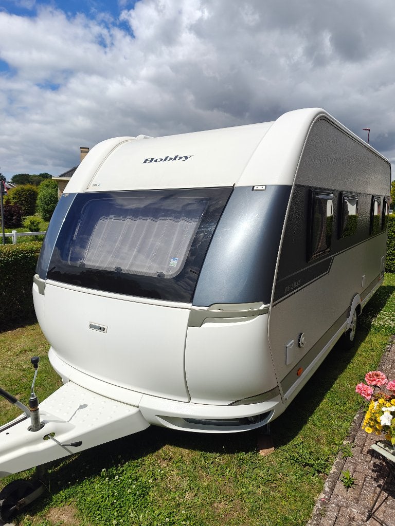 Hobby 495 met unieke indeling, Caravans en Kamperen, Caravans, Vast bed, Hobby, Treinzit, Particulier