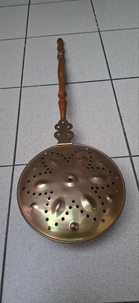 Bassin de lit ancien 22 cm avec manche de 77 cm, Antiquités & Art, Enlèvement ou Envoi, Cuivre