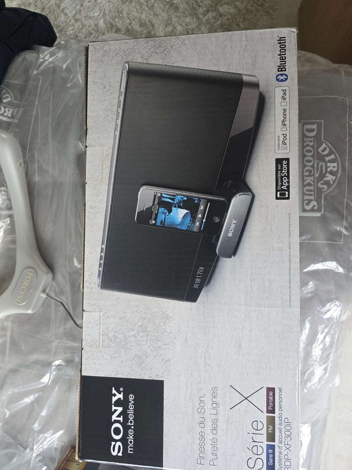 Sony xf300ip: iPhone (old) dock + Bluetooth speaker, Ophalen, Sony