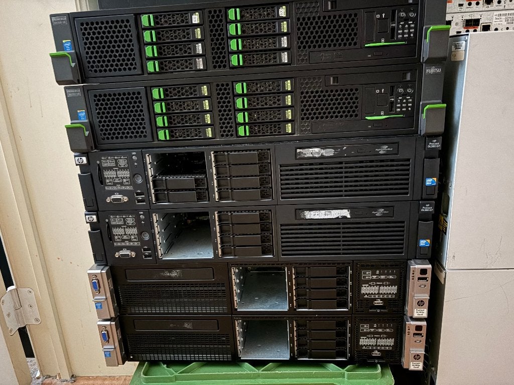 Verschillende servers, Computers en Software, Servers, Ophalen, Gebruikt, 2 tot 3 Ghz, 64 GB
