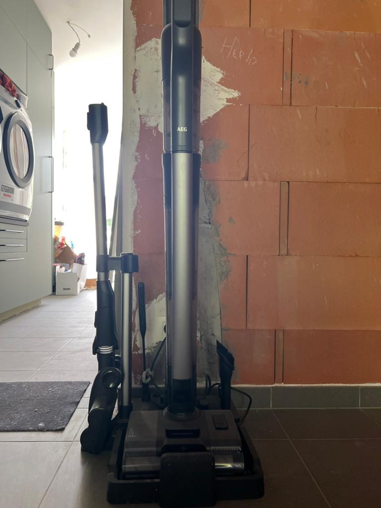 AEG 8000 steelstofzuiger nat en droog, Ophalen, Zo goed als nieuw, Steelstofzuiger, AEG