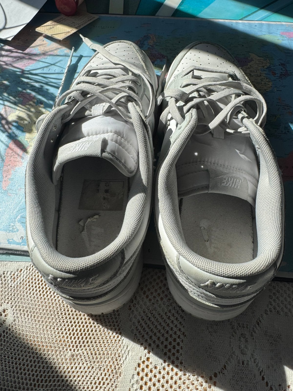 nikes grijs, Ophalen of Verzenden, Gedragen