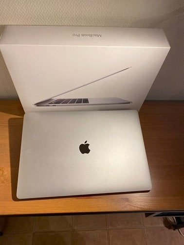 Macbook Pro 15" (2018) touch bar core i7 2.6 GHz, Computers en Software, Ophalen, 2 tot 3 Ghz, SSD, 512 GB