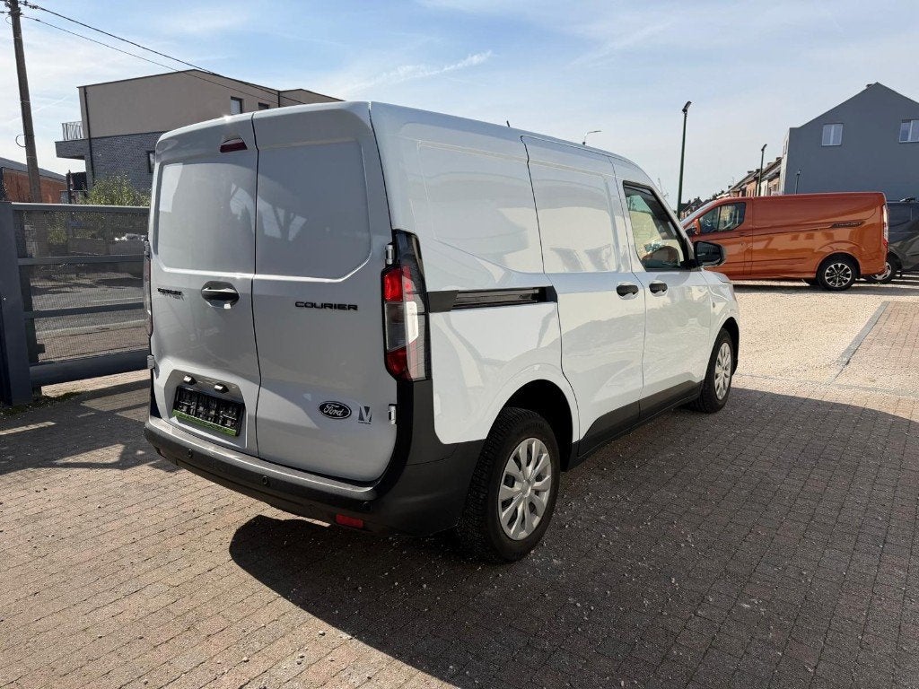 FORD TRANSIT COURIER * 1,0 BENZ *125 CH * ETAT NEUF  3000 KM, Autos, Essai à domicile, Achat, Euro 6, Entreprise