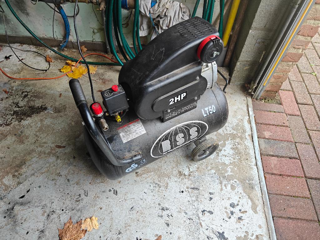 Compressor 50l, Doe-het-zelf en Bouw, Compressors, Ophalen, Gebruikt, 6 tot 10 bar, 25 tot 100 liter