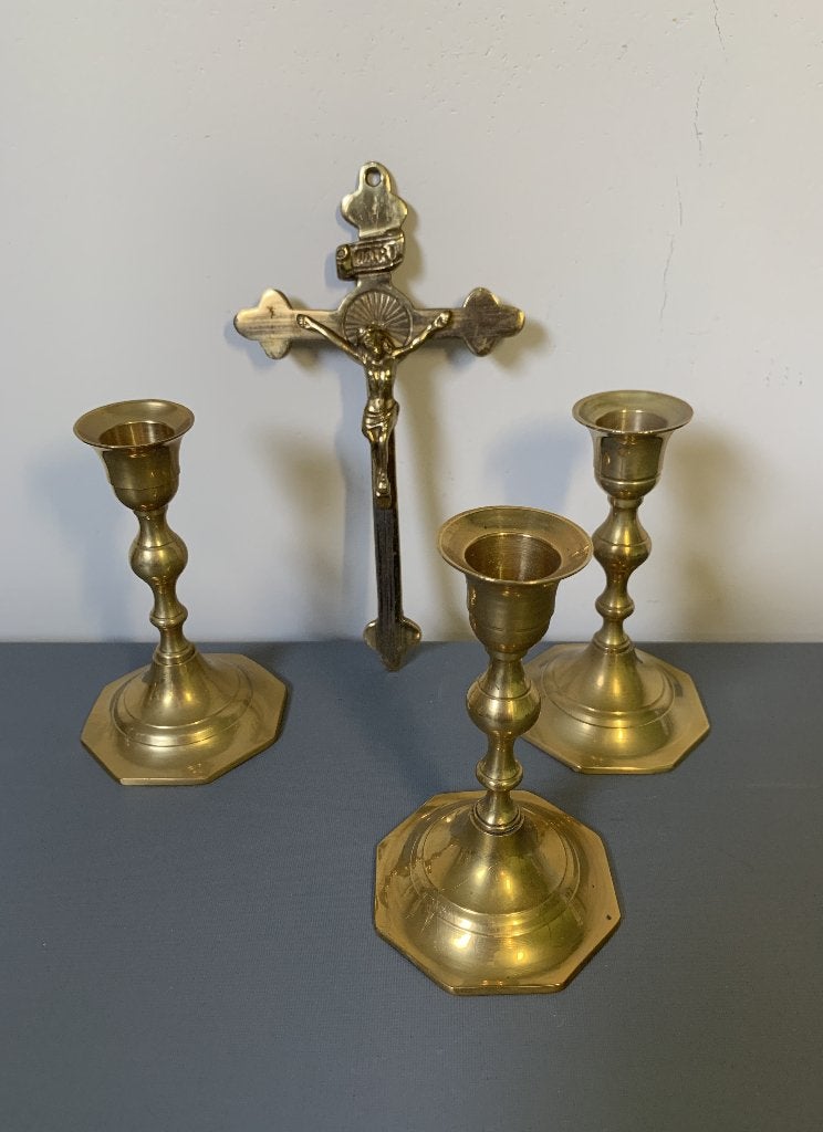 Antiek 3 kandelaars + kruisbeeld koper, Ophalen of Verzenden